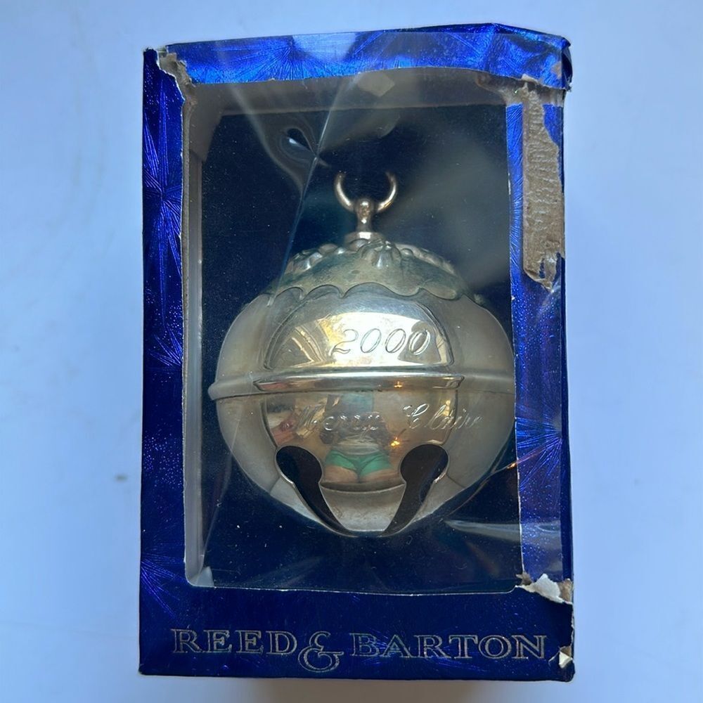 Vintage 2000 Reed & Barton Christmas Holly Bell silver bell in original box‎